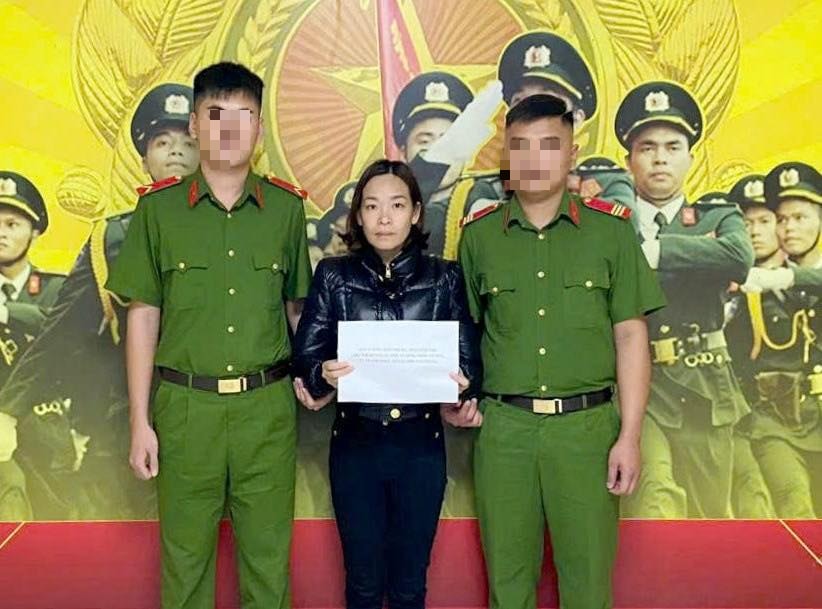 'Nữ quái' lừa thuê 6 ô tô mang đi cầm cố- Ảnh 1. 'Nữ quái' lừa thuê 6 ô tô mang đi cầm cố- Ảnh 1.