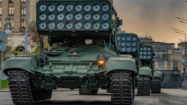 'Hỏa thần nhiệt áp' TOS-1A Solntsepek sẵn sàng ra trận- Ảnh 1. 'Hỏa thần nhiệt áp' TOS-1A Solntsepek sẵn sàng ra trận- Ảnh 1.