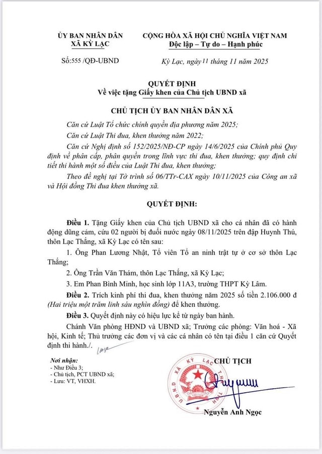 Kịp thời cứu hai nạn nhân đuối nước, ba công dân Hà Tĩnh được tuyên dương- Ảnh 1. Kịp thời cứu hai nạn nhân đuối nước, ba công dân Hà Tĩnh được tuyên dương- Ảnh 1.