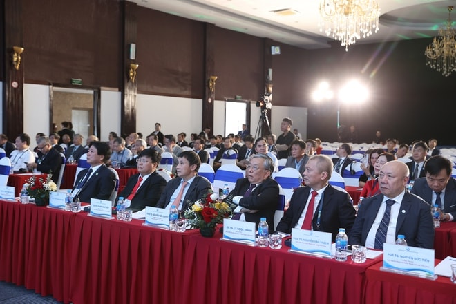 Đẩy mạnh phẫu thuật thông minh, công nghệ phục hồi nhanh để giảm thời gian nằm viện của người bệnh- Ảnh 3. Đẩy mạnh phẫu thuật thông minh, công nghệ phục hồi nhanh để giảm thời gian nằm viện của người bệnh- Ảnh 3.