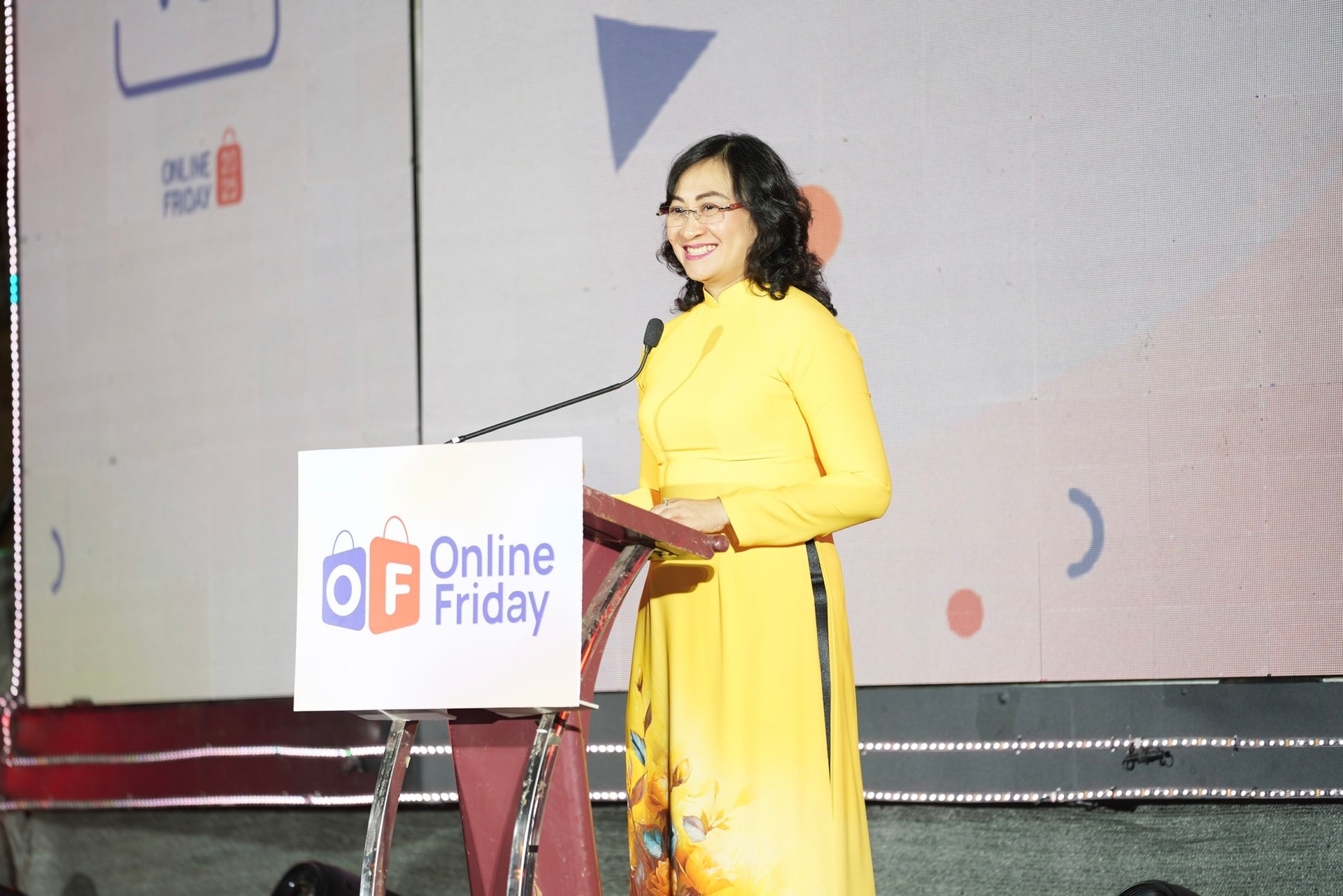 Khai mạc Ngày mua sắm trực tuyến lớn nhất trong năm- Ảnh 1. Khai mạc Ngày mua sắm trực tuyến lớn nhất trong năm- Ảnh 1.