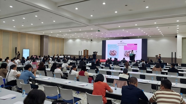 Trẻ có mẹ mắc viêm gan B nguy cơ 90% bị lây nếu không được tiêm trong 24 giờ đầu- Ảnh 2.