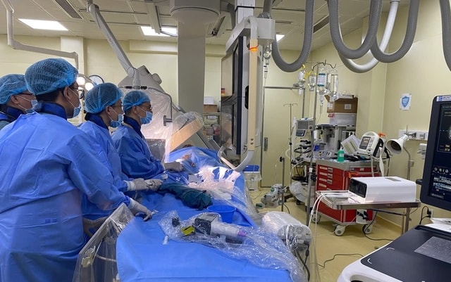 Thay đổi thời tiết, 1 ngày Bệnh viện khu vực ghi nhận 4 ca nhồi máu cơ tim cấp - Ảnh 1. Thay đổi thời tiết, 1 ngày Bệnh viện khu vực ghi nhận 4 ca nhồi máu cơ tim cấp - Ảnh 1.