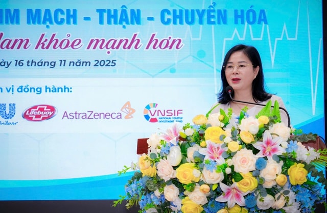 Thứ trưởng Bộ Y tế tham dự chương trình khám bệnh và tặng quà tại Nghệ An- Ảnh 3.