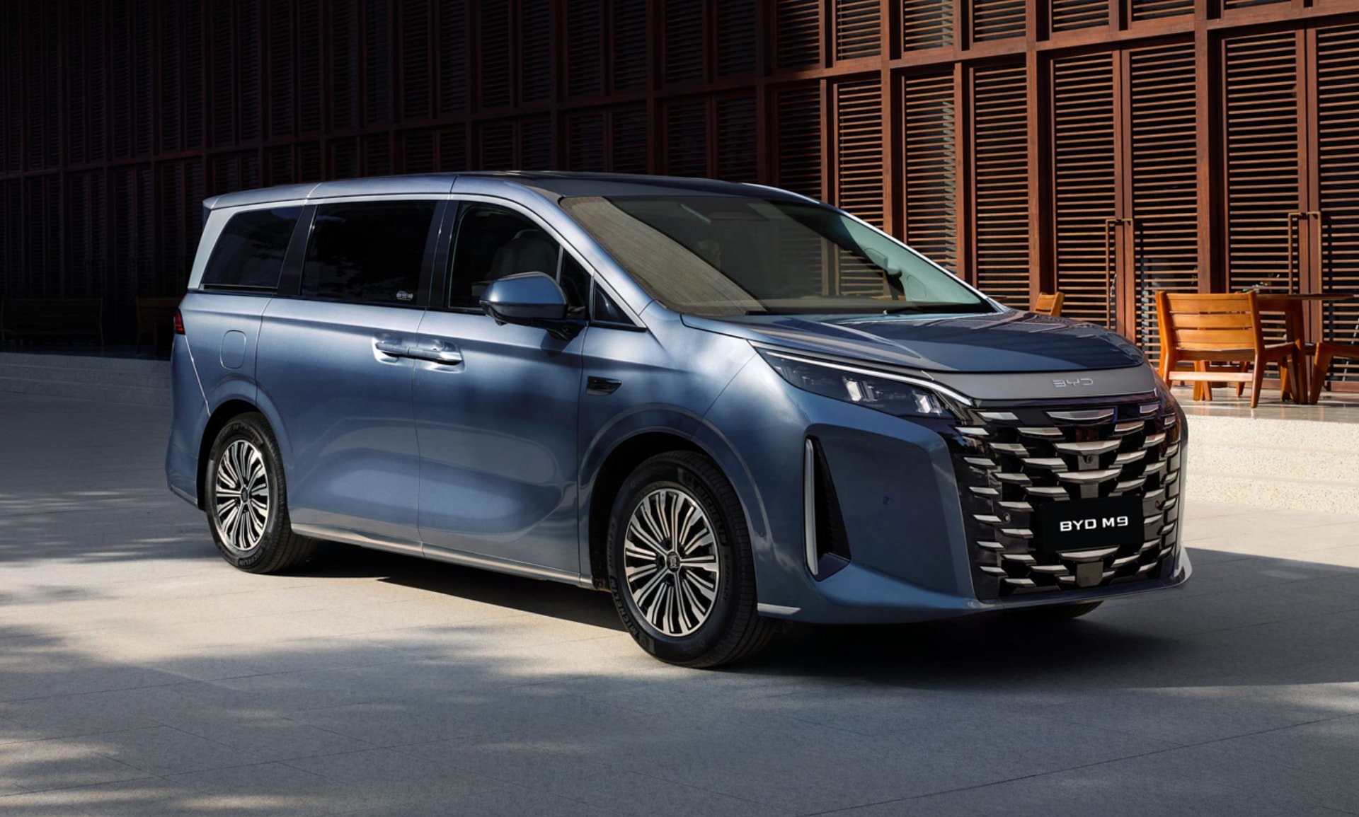 Cuộc đấu MPV cỡ lớn: BYD M9 thách thức 'đồng hương' GAC M8 - 1