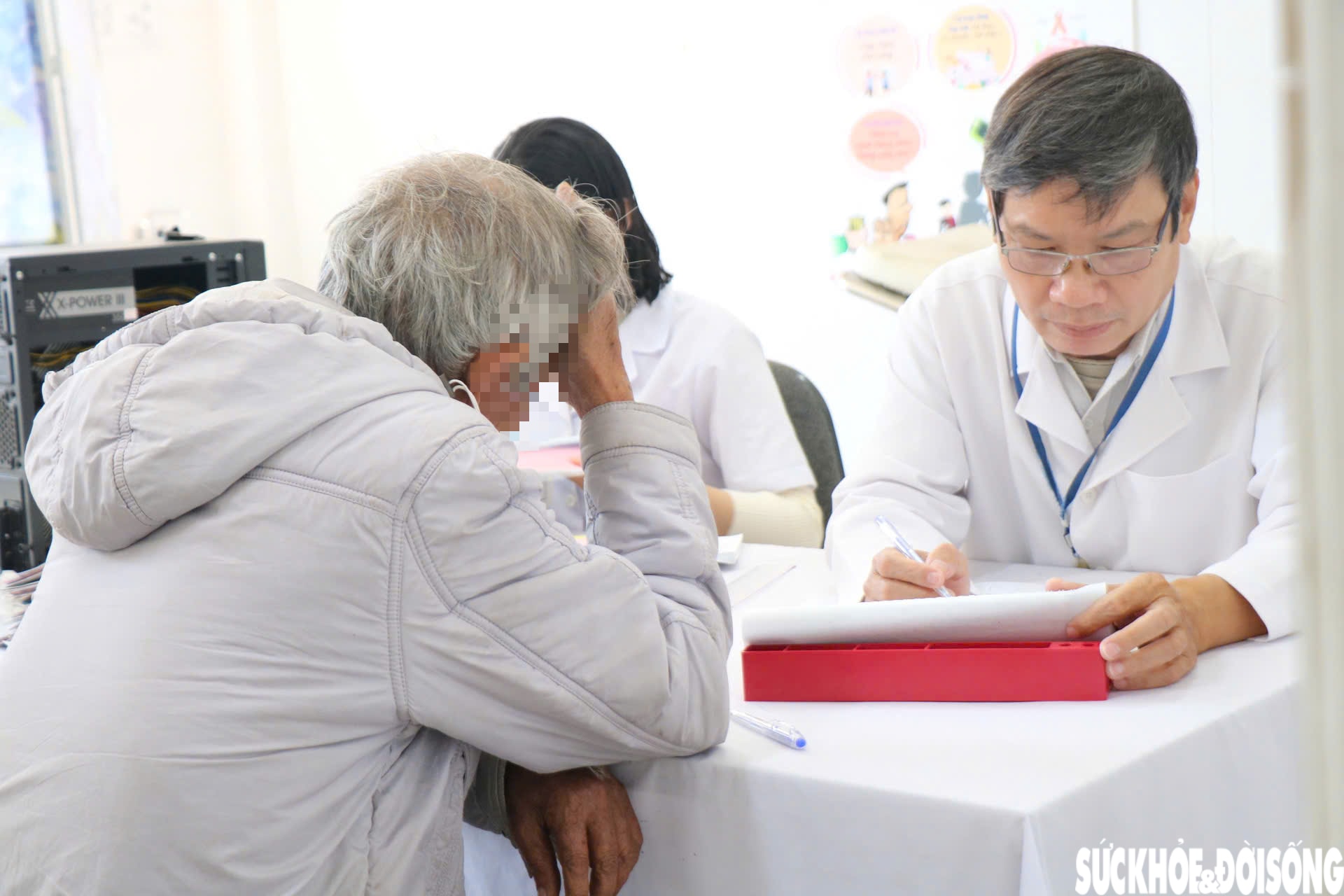 Bác sĩ 17 năm 'gieo hy vọng' cho người nhiễm HIV: Bệnh nhân khỏe mạnh là niềm vui của thầy thuốc- Ảnh 7.