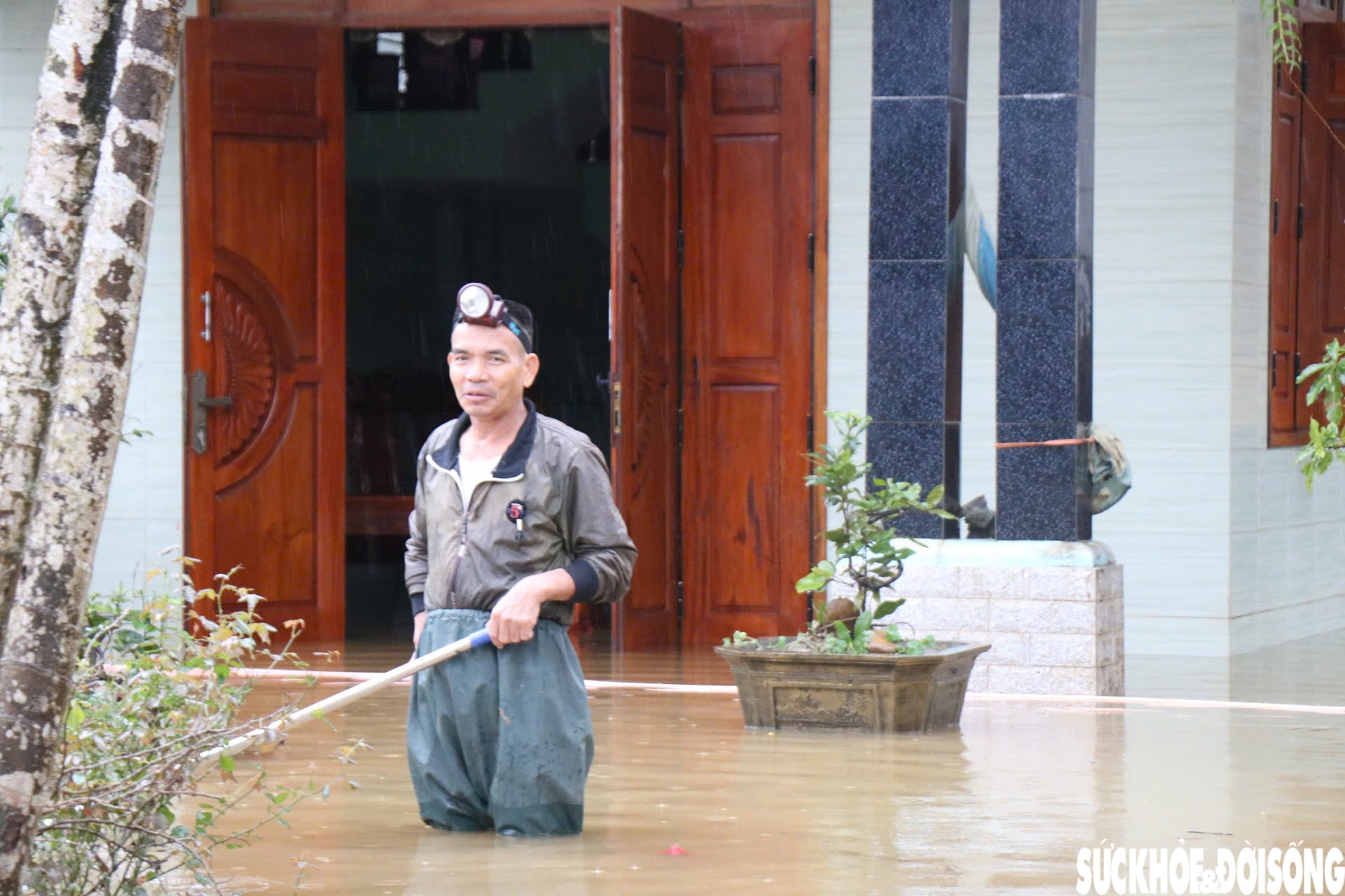 Lũ dâng hơn 2m nhấn chìm ngôi làng miền núi ở Huế- Ảnh 3.