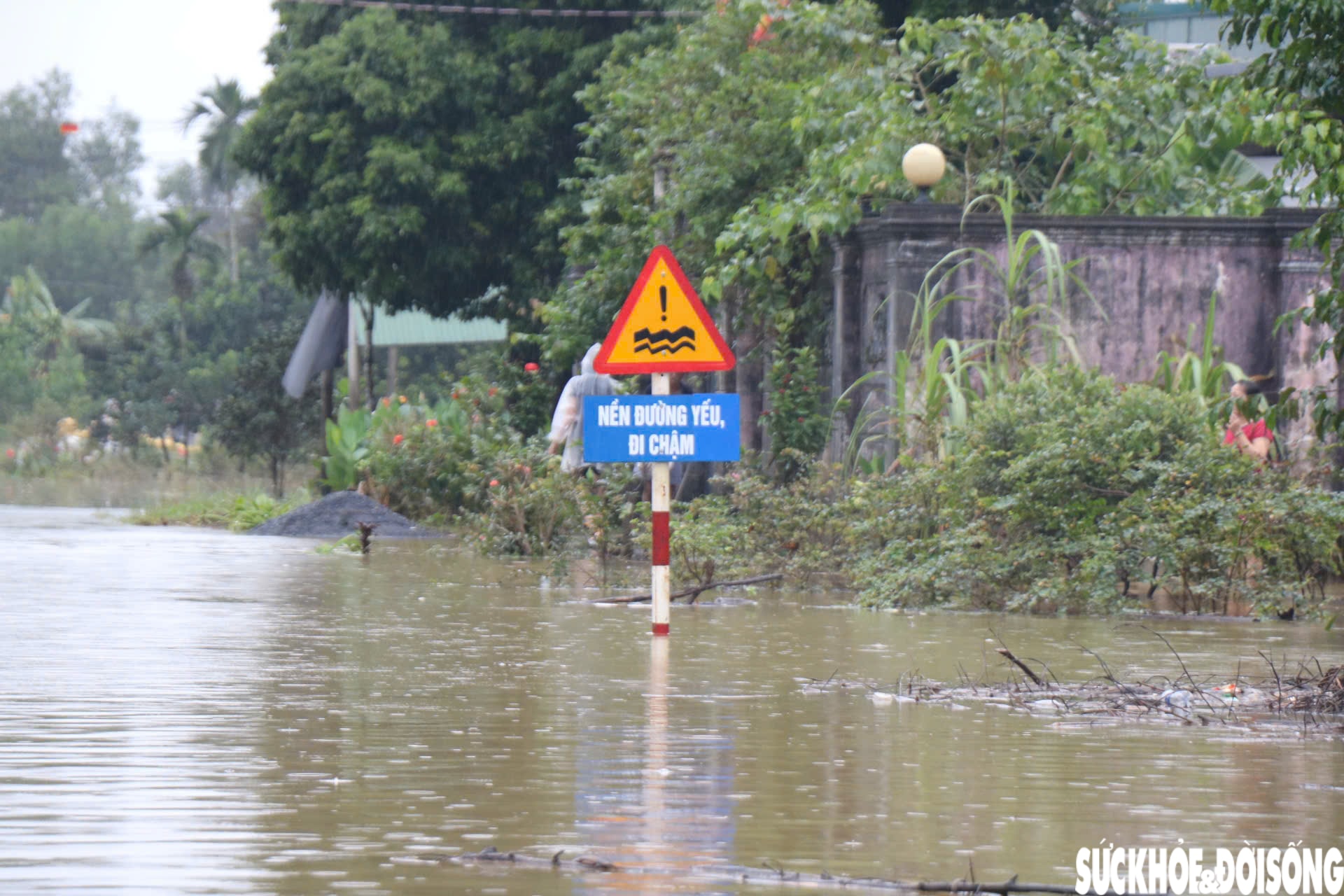 Lũ dâng hơn 2m nhấn chìm ngôi làng miền núi ở Huế- Ảnh 13.