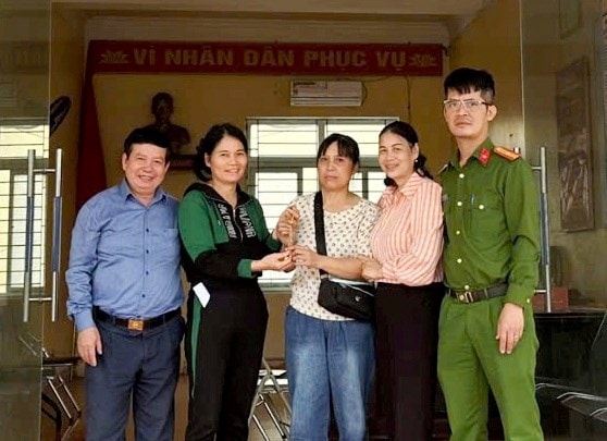 Đi chợ, người phụ nữ nhặt được dây chuyền 4 chỉ vàng- Ảnh 1.