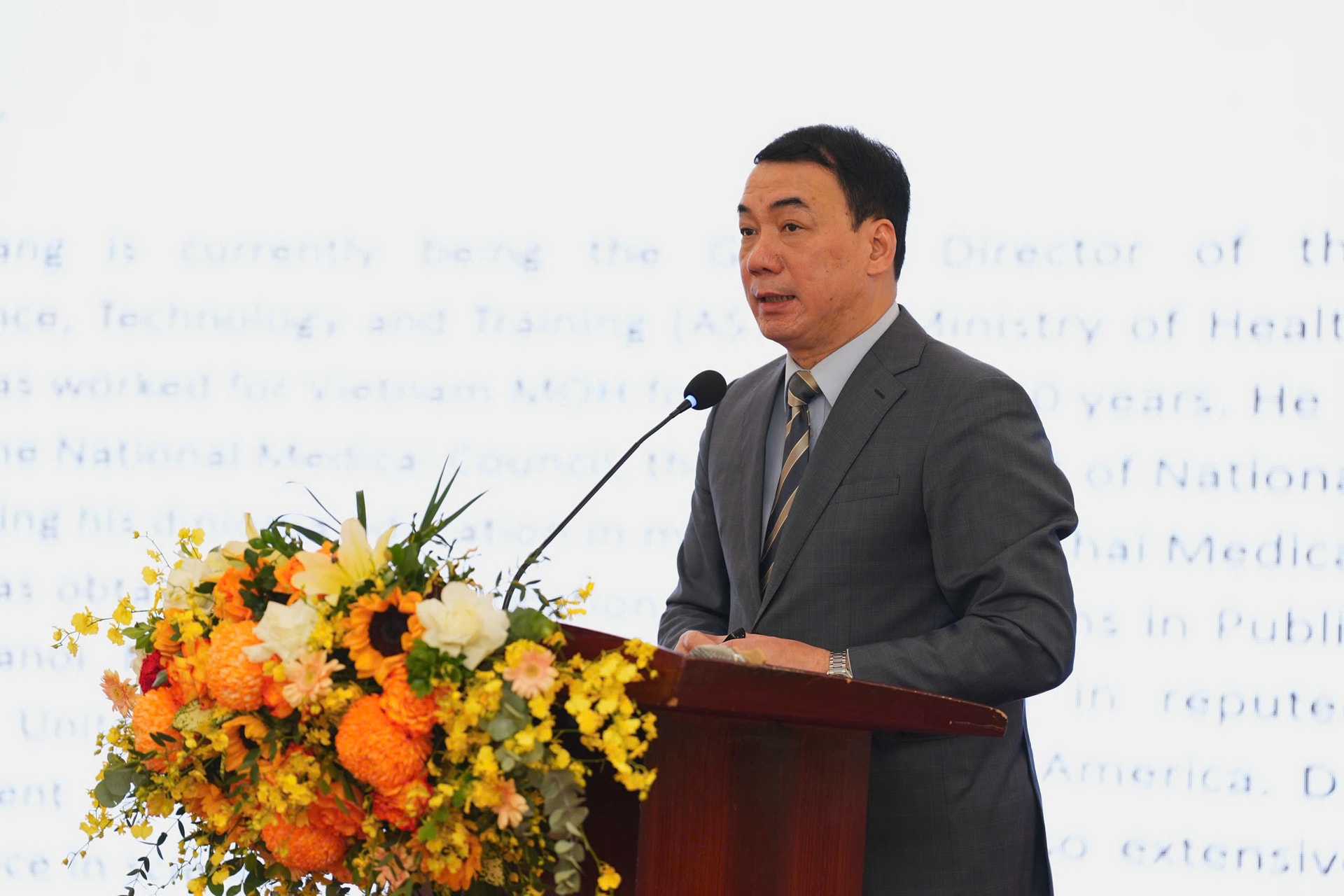 50% cơ sở đào tạo y khoa chưa đạt chuẩn đầu ra, bác sĩ trẻ sẽ khó vượt qua kỳ thi Quốc gia để hành nghề- Ảnh 2. 50% cơ sở đào tạo y khoa chưa đạt chuẩn đầu ra, bác sĩ trẻ sẽ khó vượt qua kỳ thi Quốc gia để hành nghề- Ảnh 2.