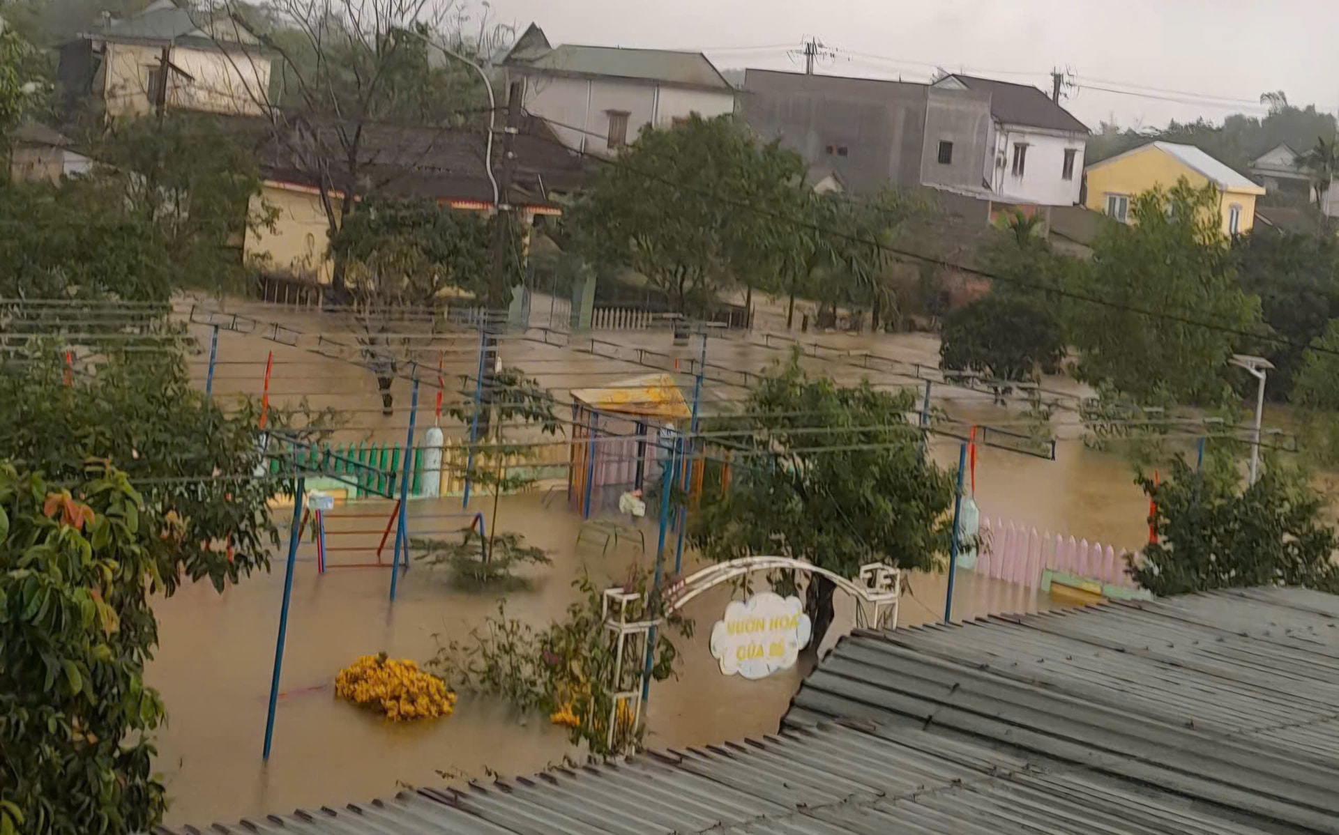 Hơn 170 hộ dân Phong Điền, Huế chìm trong nước lũ- Ảnh 2.