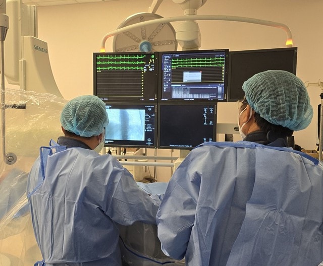 Phát triển kỹ thuật cao ở Bệnh viện Đa khoa An Giang, người dân không còn phải đi xa chữa bệnh- Ảnh 1.