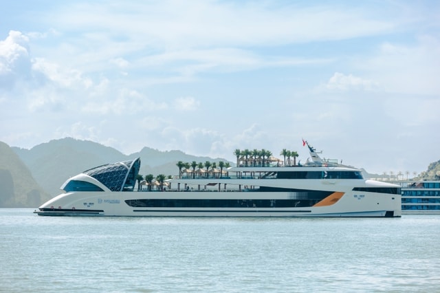 Legacy Voyages vừa vận hành siêu du thuyền Dolphin Halong- Ảnh 1.