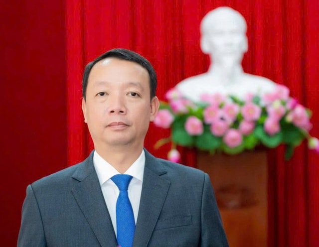 Chủ tịch TP Huế giữ chức Phó Bí thư Tỉnh ủy Hà Tĩnh- Ảnh 1. Chủ tịch TP Huế giữ chức Phó Bí thư Tỉnh ủy Hà Tĩnh- Ảnh 1.