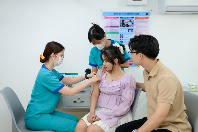 Hé lộ 'anh trai' là đại sứ mới trong chiến dịch bảo vệ sức khỏe cộng đồng của Long Châu - Ảnh 2.