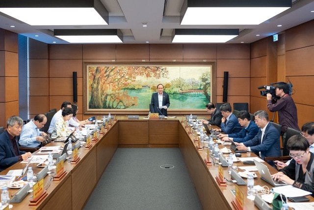 Đề xuất sử dụng sách giáo khoa điện tử từ năm 2030- Ảnh 3.