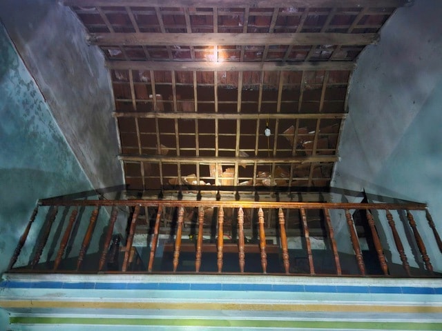 Lốc xoáy tàn phá trong đêm, nhà cửa tốc mái, cây cối đổ la liệt- Ảnh 4.