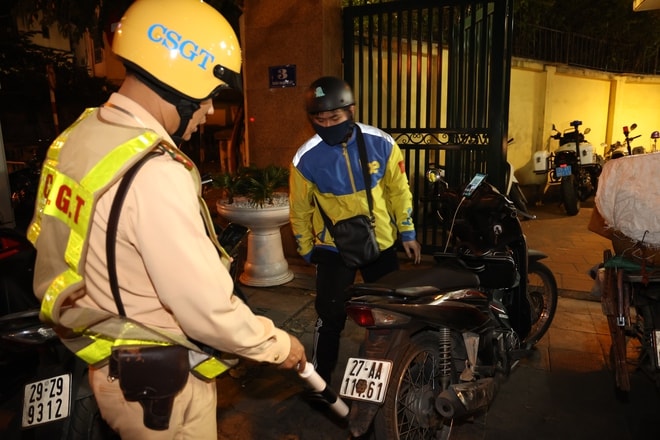 Lỗi che biển số xe máy phạt bao nhiêu tiền?- Ảnh 2. Lỗi che biển số xe máy phạt bao nhiêu tiền?- Ảnh 2.