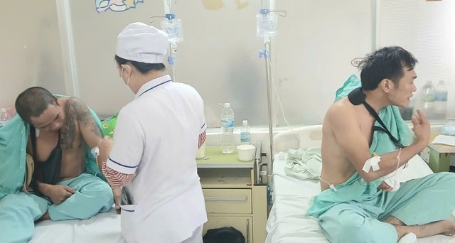 Nạn nhân trong vụ sạt lở kinh hoàng ở Khánh Hòa được miễn toàn bộ viện phí- Ảnh 1.