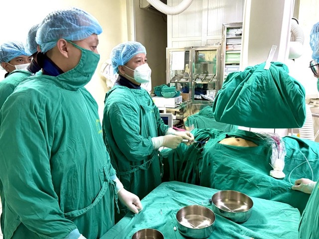 Bệnh viện Đa khoa tỉnh Thanh Hóa từng bước khẳng định vai trò cơ sở khám chữa bệnh chuyên sâu của tỉnh- Ảnh 2.