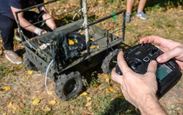 Ukraine tung robot mặt đất 'vô hiệu hóa' lợi thế chiến trường của Nga- Ảnh 1. Ukraine tung robot mặt đất 'vô hiệu hóa' lợi thế chiến trường của Nga- Ảnh 1.