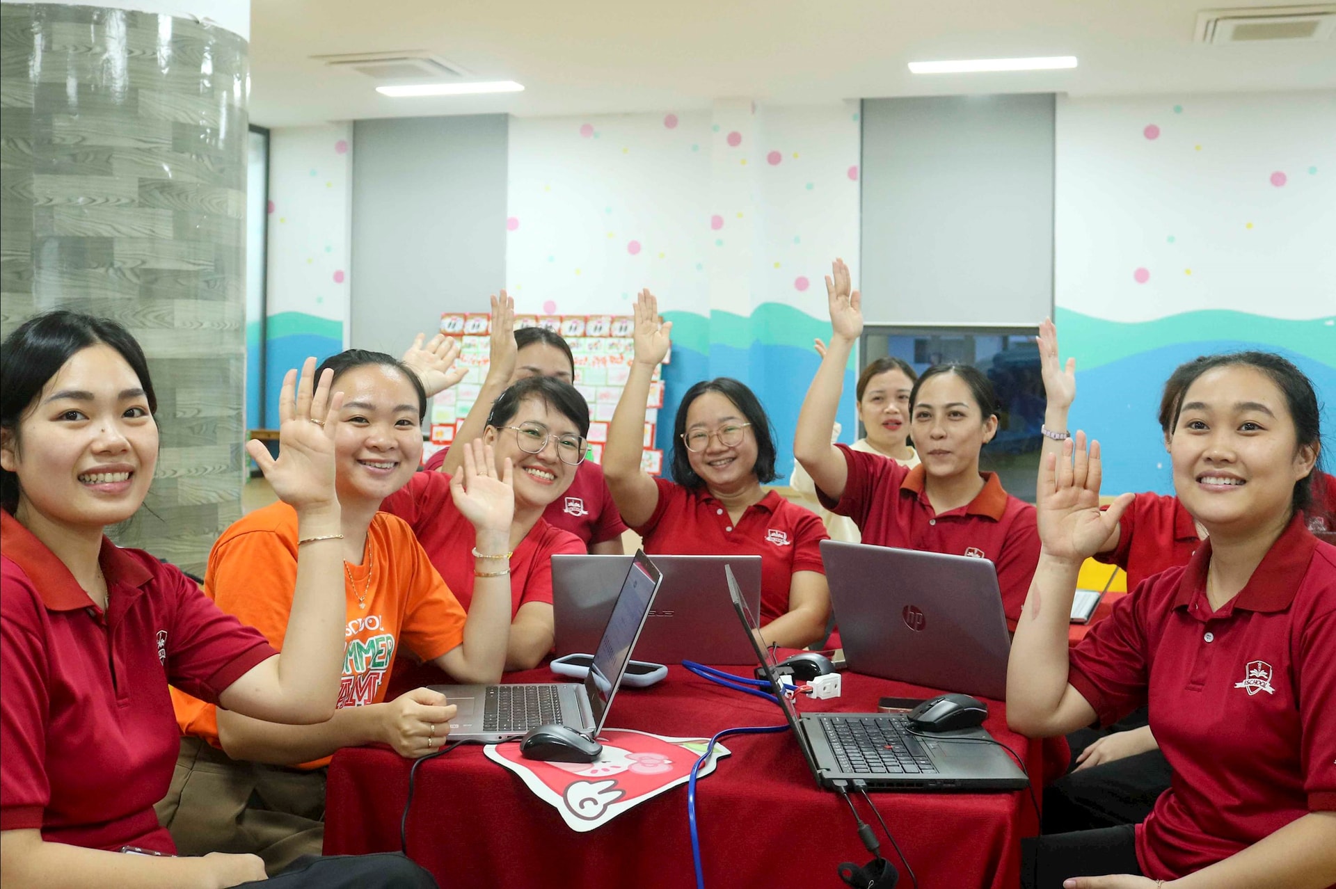 Giáo viên mầm non tích cực trao đổi các vấn đề trong buổi tập huấn chuyên đề