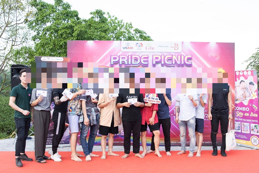 'Hãy nắm lấy tay tôi!' (Kỳ 3 - cuối): HIV không phải là dấu chấm hết!- Ảnh 6. 'Hãy nắm lấy tay tôi!' (Kỳ 3 - cuối): HIV không phải là dấu chấm hết!- Ảnh 6.