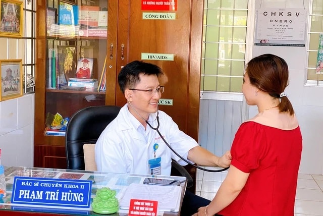 Chỉ còn 2 ngày để gửi bài dự Giải Báo chí về phòng, chống HIV/AIDS: Lời tri ân dành cho những tập thể, cá nhân thầm lặng- Ảnh 1. Chỉ còn 2 ngày để gửi bài dự Giải Báo chí về phòng, chống HIV/AIDS: Lời tri ân dành cho những tập thể, cá nhân thầm lặng- Ảnh 1.