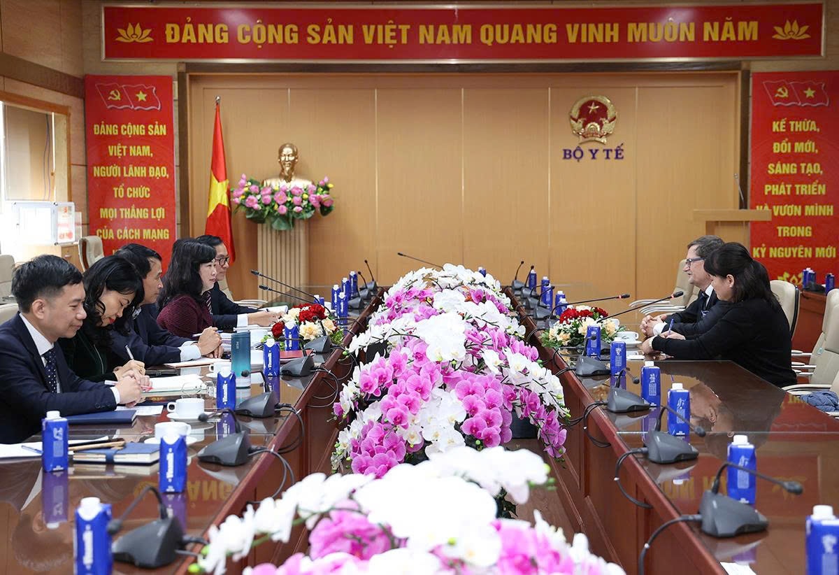 Bộ trưởng Đào Hồng Lan tiếp và làm việc với Đại sứ Cộng hoà Phần Lan tại Việt Nam- Ảnh 3.