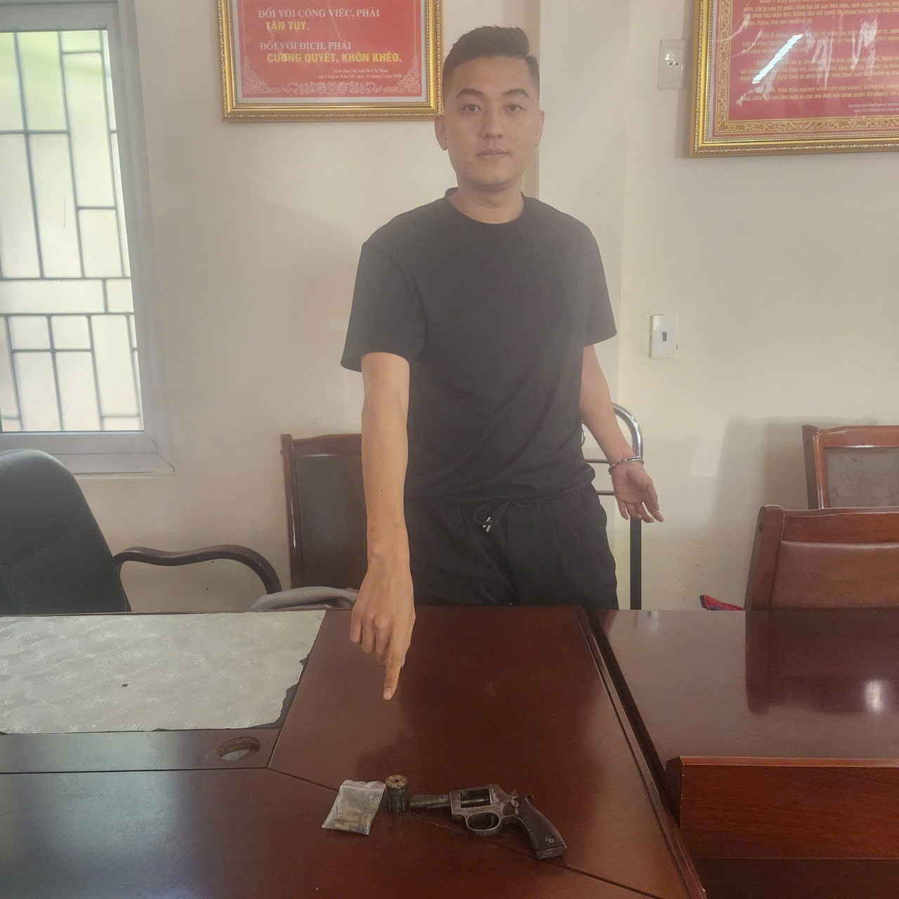 Triệt phá đường dây mua bán trái phép ma túy liên tỉnh- Ảnh 1. Triệt phá đường dây mua bán trái phép ma túy liên tỉnh- Ảnh 1.