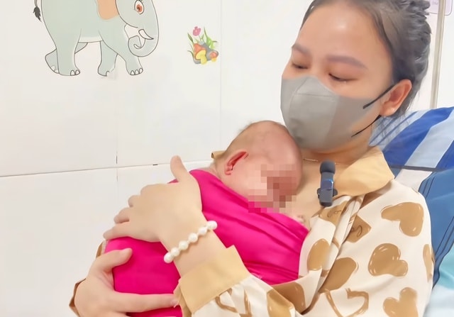 Bé gái 500g xuất viện sau 135 ngày điều trị tại Bệnh viện Sản Nhi Nghệ An- Ảnh 2. Bé gái 500g xuất viện sau 135 ngày điều trị tại Bệnh viện Sản Nhi Nghệ An- Ảnh 2.