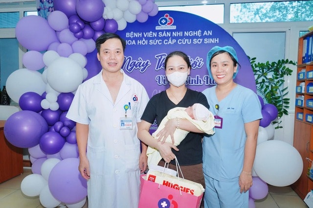 Bé gái 500g xuất viện sau 135 ngày điều trị tại Bệnh viện Sản Nhi Nghệ An- Ảnh 1. Bé gái 500g xuất viện sau 135 ngày điều trị tại Bệnh viện Sản Nhi Nghệ An- Ảnh 1.