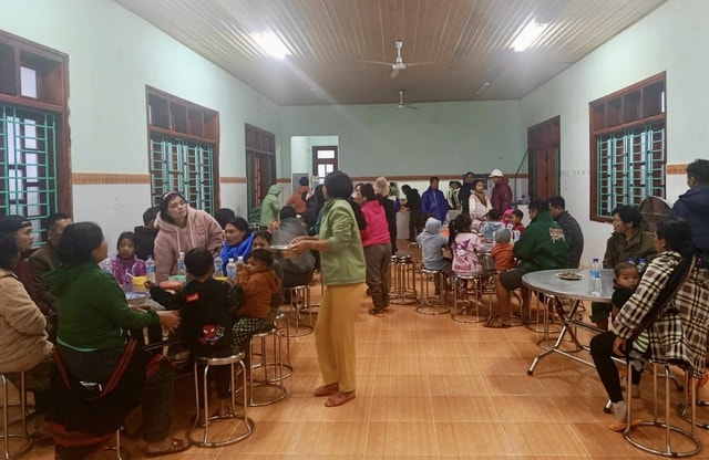 Núi phát ra tiếng nổ lớn, lực lượng tìm kiếm 3 người mất tích phải tạm dừng- Ảnh 4.