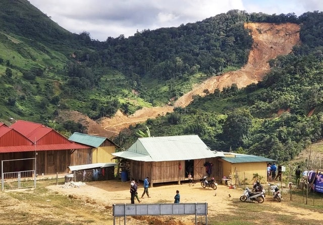 Núi phát ra tiếng nổ lớn, lực lượng tìm kiếm 3 người mất tích phải tạm dừng- Ảnh 6.