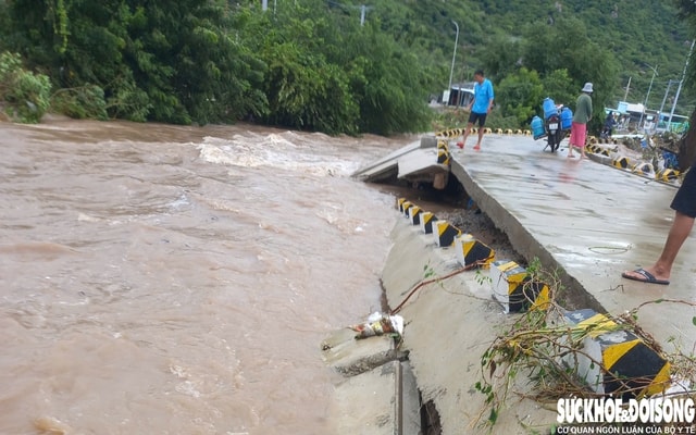 Mưa lũ ở Khánh Hoà gây thiệt hại hơn 370 tỷ đồng, nhiều công trình hư hỏng nặng- Ảnh 1.