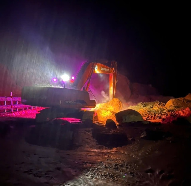 Mưa lũ, sạt lở ở Khánh Hòa đã làm hơn 30 người thương vong- Ảnh 1.