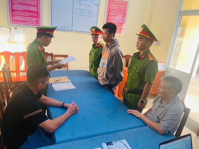 Say rượu, 'tiểu bậy' trước cửa nhà dân, nam thanh niên bị đâm trọng thương- Ảnh 1.