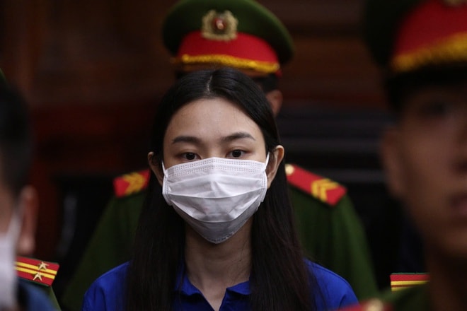 Hằng Du Mục, Quang Linh Vlogs, Thuỳ Tiên lĩnh 2 năm tù giam- Ảnh 3. Hằng Du Mục, Quang Linh Vlogs, Thuỳ Tiên lĩnh 2 năm tù giam- Ảnh 3.