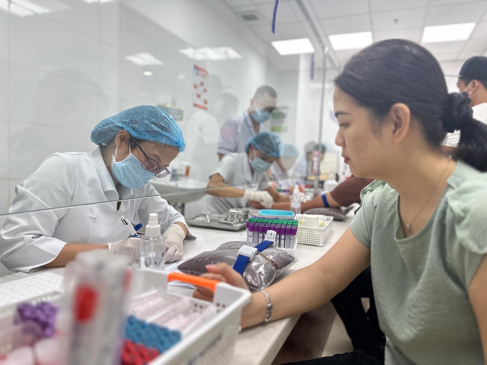 Bộ Y tế đề xuất liên thông gần 1.100 danh mục các xét nghiệm, dịch vụ cận lâm sàng giữa các bệnh viện- Ảnh 1. Bộ Y tế đề xuất liên thông gần 1.100 danh mục các xét nghiệm, dịch vụ cận lâm sàng giữa các bệnh viện- Ảnh 1.