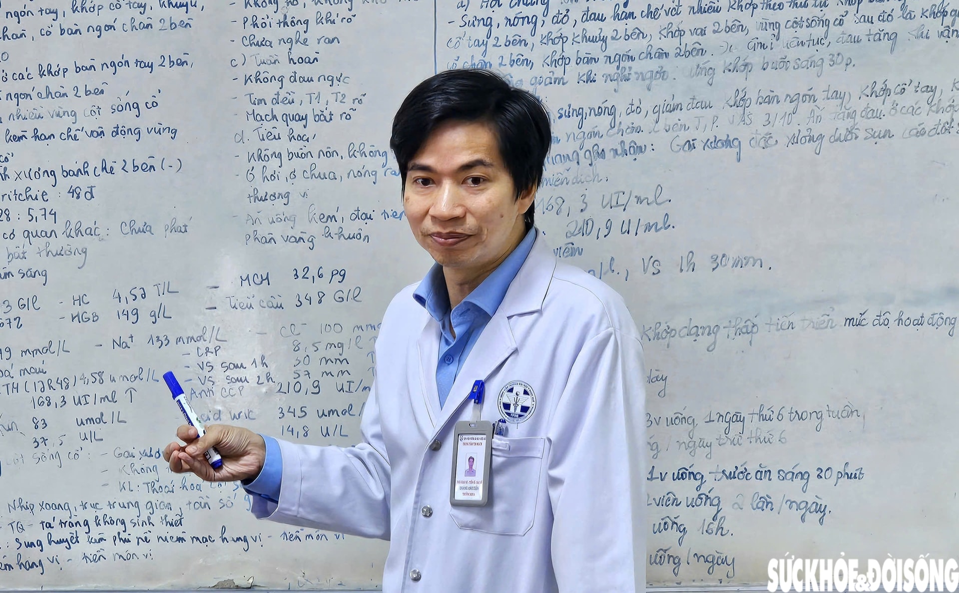 Giáo sư trẻ nhất ngành Y 2025: 'Kiến thức có thể thay đổi nhưng y đức phải luôn vẹn nguyên'- Ảnh 7.