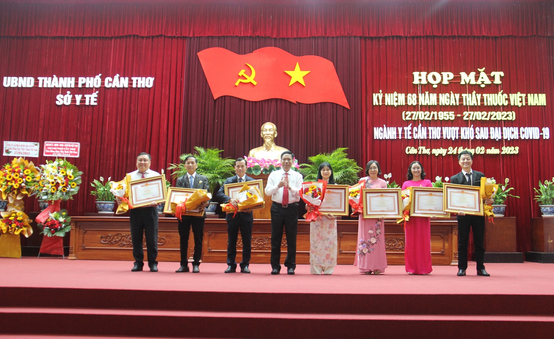 Bác sĩ Phạm Trí Hùng: Người bạn, người anh của bệnh nhân HIV- Ảnh 2. Bác sĩ Phạm Trí Hùng: Người bạn, người anh của bệnh nhân HIV- Ảnh 2.