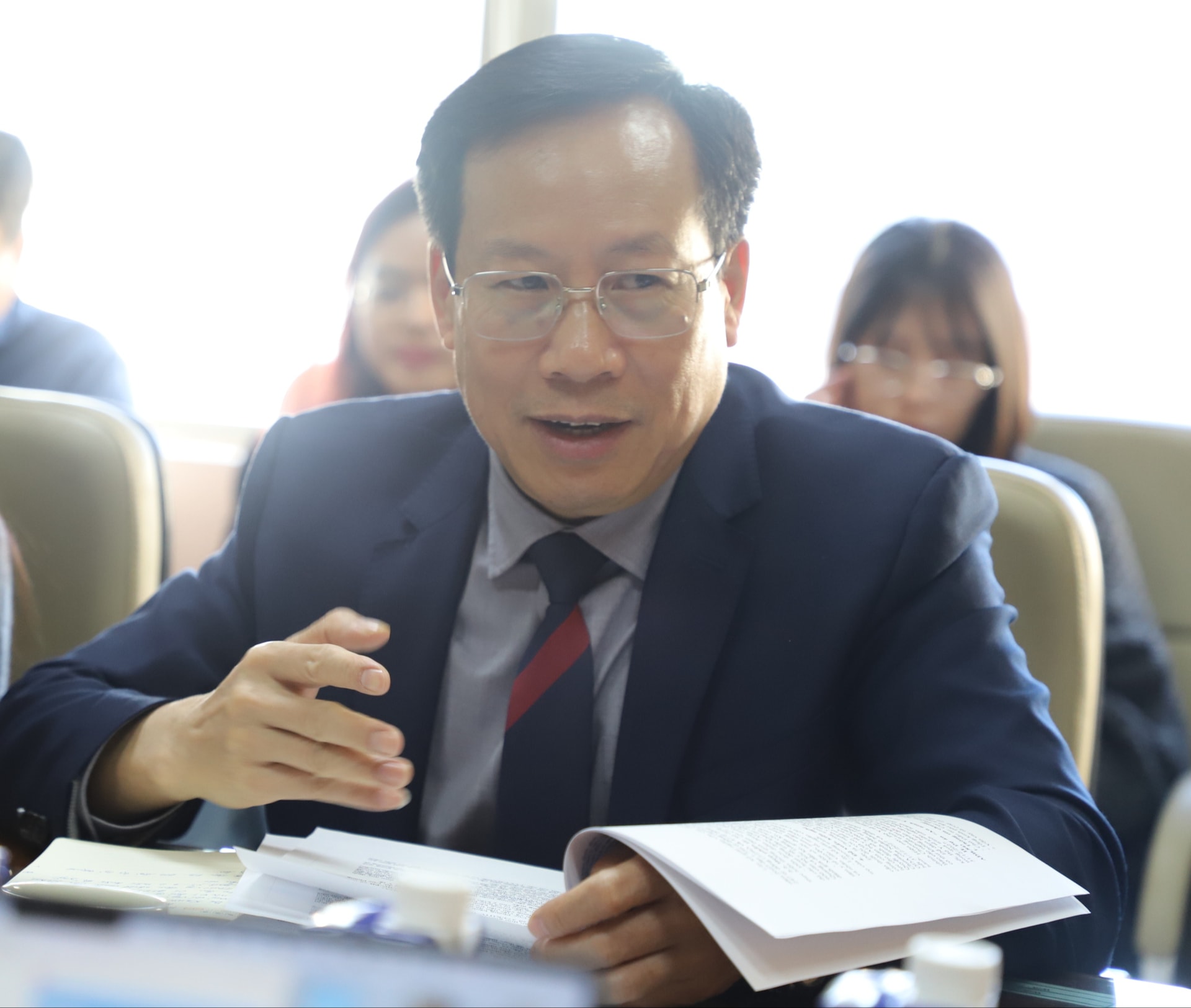 Thứ trưởng Bộ Y tế Lê Đức Luận tiếp đoàn Ngân hàng Phát triển Châu Á- Ảnh 3. Thứ trưởng Bộ Y tế Lê Đức Luận tiếp đoàn Ngân hàng Phát triển Châu Á- Ảnh 3.