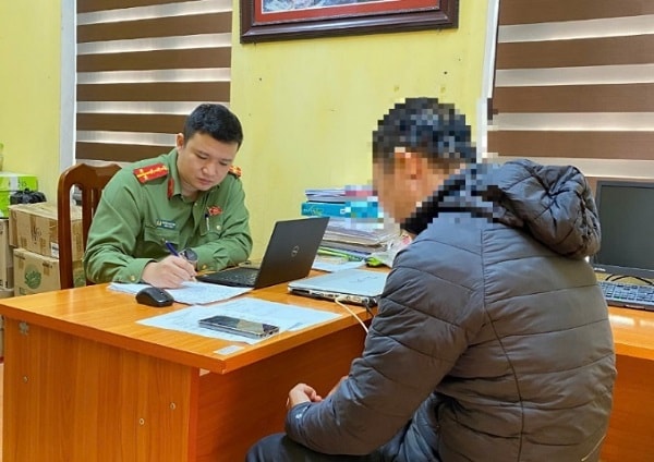 Bình luận xúc phạm công an trên Facebook, người đàn ông bị phạt 5 triệu đồng- Ảnh 1. Bình luận xúc phạm công an trên Facebook, người đàn ông bị phạt 5 triệu đồng- Ảnh 1.