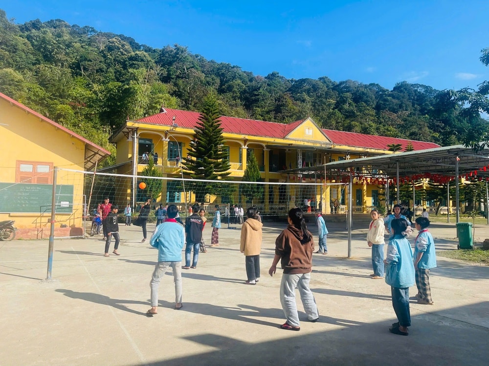 Từ cổng trường vùng cao, cô giáo trẻ ngăn những cuộc hôn nhân sớm- Ảnh 7.