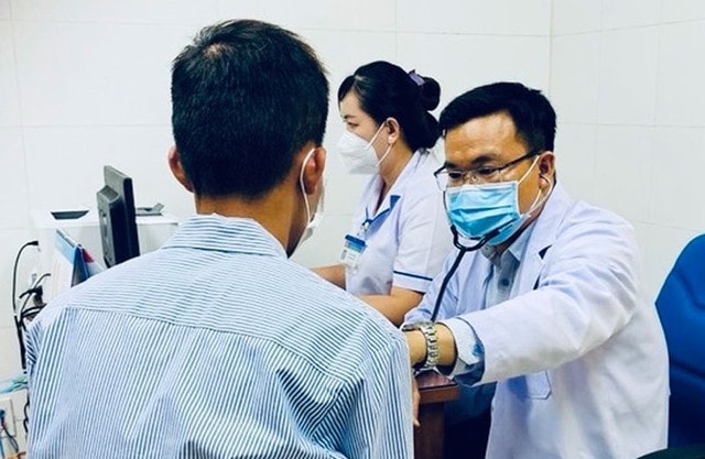 Cái khó lớn nhất khi viết về HIV/AIDS không phải là thiếu thông tin từ các cơ quan chức năng, mà là thiếu niềm tin để mở lời từ phía nhân vật. Ảnh minh hoạ Cái khó lớn nhất khi viết về HIV/AIDS không phải là thiếu thông tin từ các cơ quan chức năng, mà là thiếu niềm tin để mở lời từ phía nhân vật. Ảnh minh hoạ