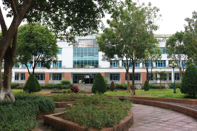 Bệnh viện Đa khoa tỉnh Lai Châu đẩy mạnh xây dựng mô hình Cơ sở y tế Xanh – Sạch – Đẹp- Ảnh 2. Bệnh viện Đa khoa tỉnh Lai Châu đẩy mạnh xây dựng mô hình Cơ sở y tế Xanh – Sạch – Đẹp- Ảnh 2.