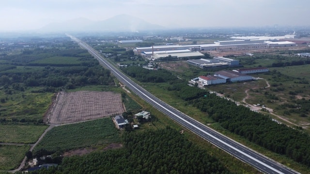 Choáng ngợp với hạ tầng siêu kết nối phía Đông Nam TP.HCM: Cơ hội nào cho bất động sản đón sóng?- Ảnh 1.