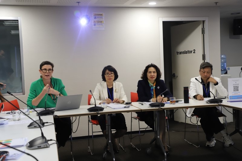 Thứ trưởng Nguyễn Thị Liên Hương chủ trì họp mở rộng Ban Điều phối Quốc gia Quỹ Toàn cầu phòng, chống AIDS, lao và sốt rét tại Việt Nam- Ảnh 4. Thứ trưởng Nguyễn Thị Liên Hương chủ trì họp mở rộng Ban Điều phối Quốc gia Quỹ Toàn cầu phòng, chống AIDS, lao và sốt rét tại Việt Nam- Ảnh 4.