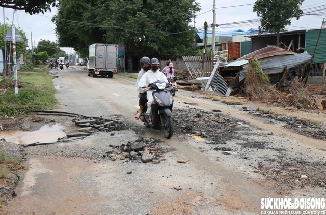 Mưa lũ khiến tuyến đường tỉnh lộ ở Khánh Hòa hư hỏng nặng- Ảnh 6.
