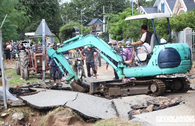 Mưa lũ khiến tuyến đường tỉnh lộ ở Khánh Hòa hư hỏng nặng- Ảnh 3.